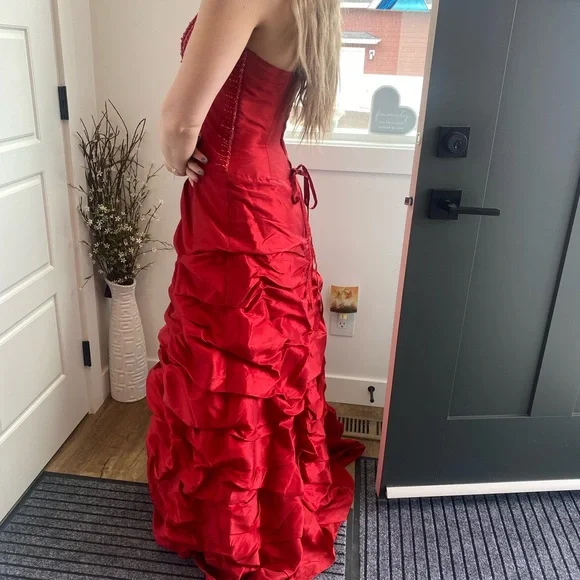 Grad Dress - Picture 3 of 9